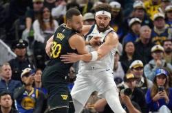 开云体育在线-雄鹿绝杀猛龙，库里带队取胜