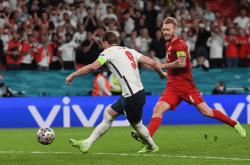 开云体育入口-英格兰队逆转韩国队，奥恰洛夫高光表现