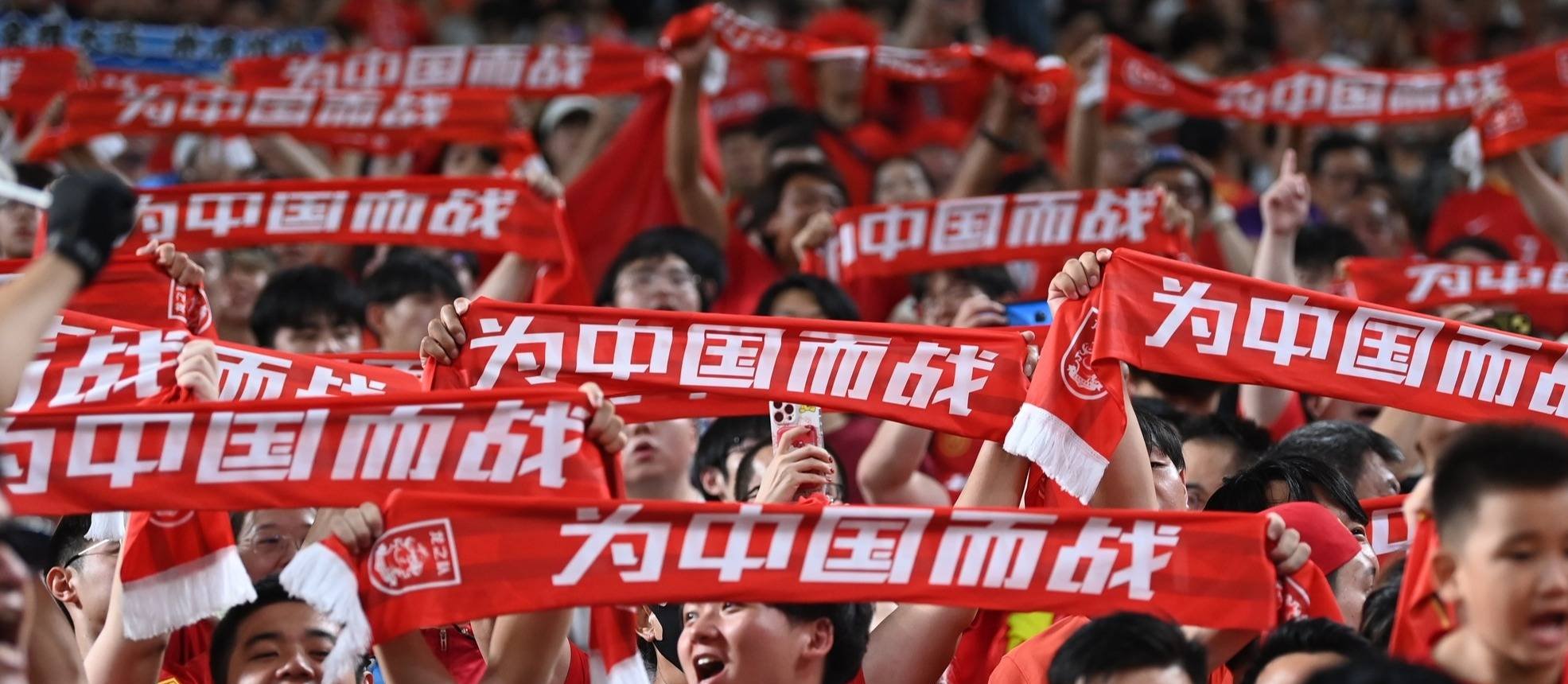 热议球员表现时，比赛如火如荼