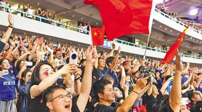 国内强队在亚冠比赛中获得胜利！