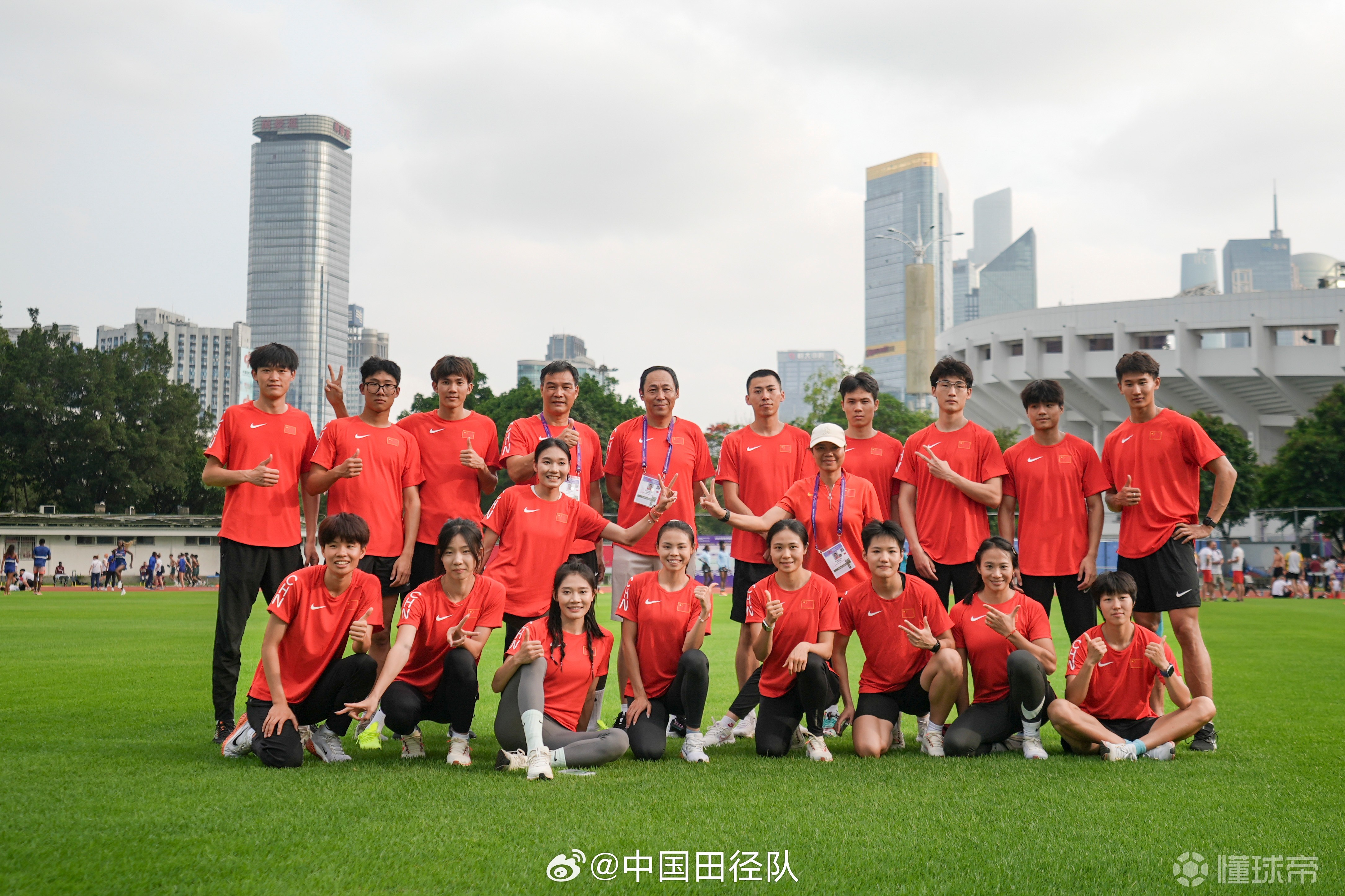 关于广州东南队在比赛场上奋勇争取，最终夺得胜利的信息
