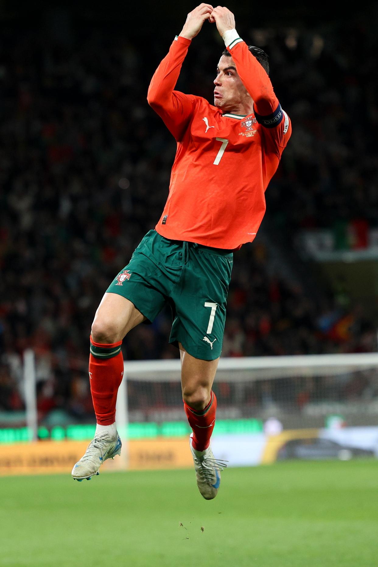 葡萄牙豪取三连胜，锁定欧国联半决赛名额