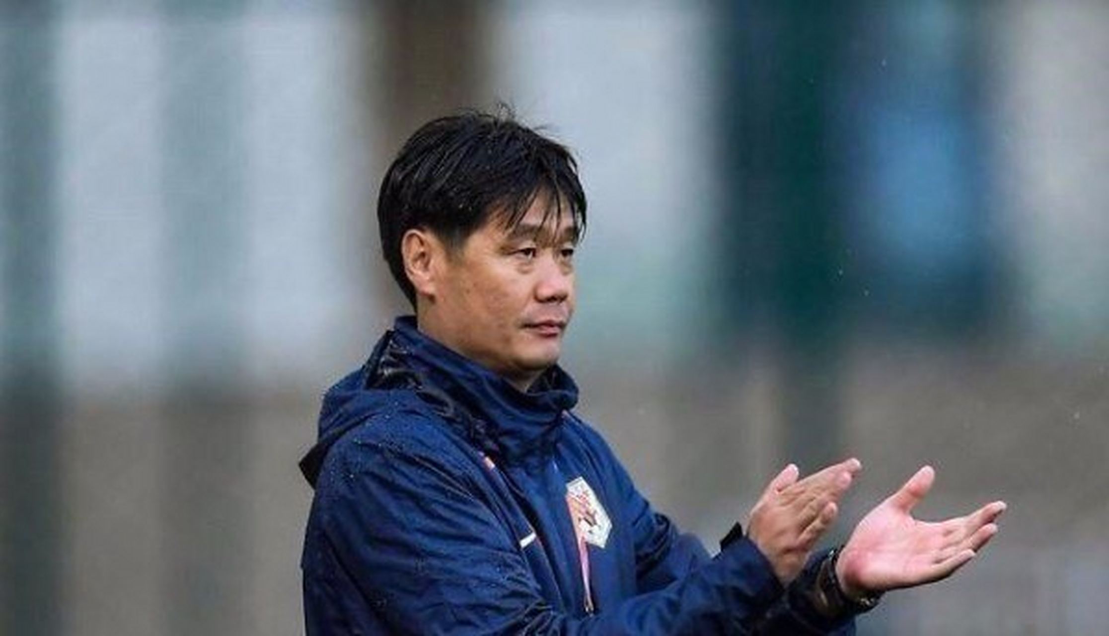 鲁能主帅李霄鹏调整战术，队员士气大振的简单介绍