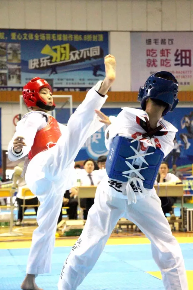 瑞士击剑选手精湛技艺夺金，实力惊人