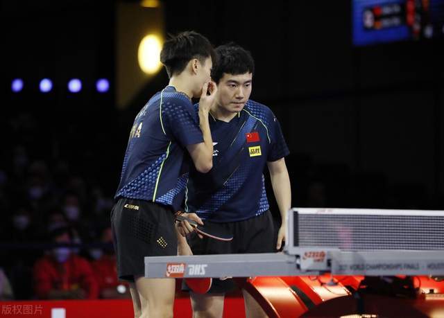 波兰队轻取英格兰队，马龙扛起全队