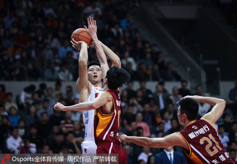 国王碾压骑士，易建联点燃赛场